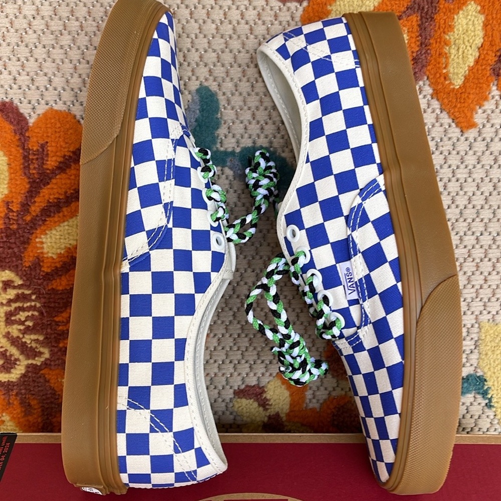 Vans Men’s Authentic
Checkerboard Blue/White
VN0009PVY6Z
Sneakers - Picture 12 of 16